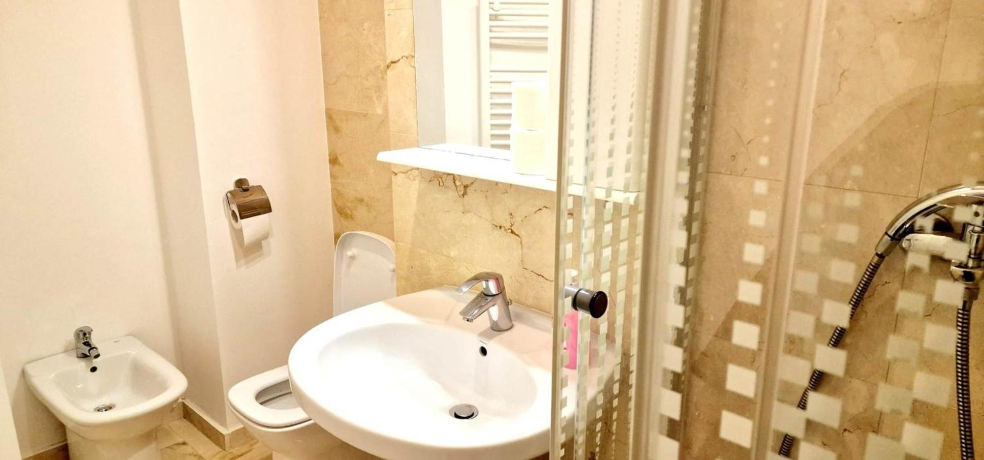 Big & Cosy Apartment With 3 Double Beds & 2 Bathrooms Iasi Exterior foto